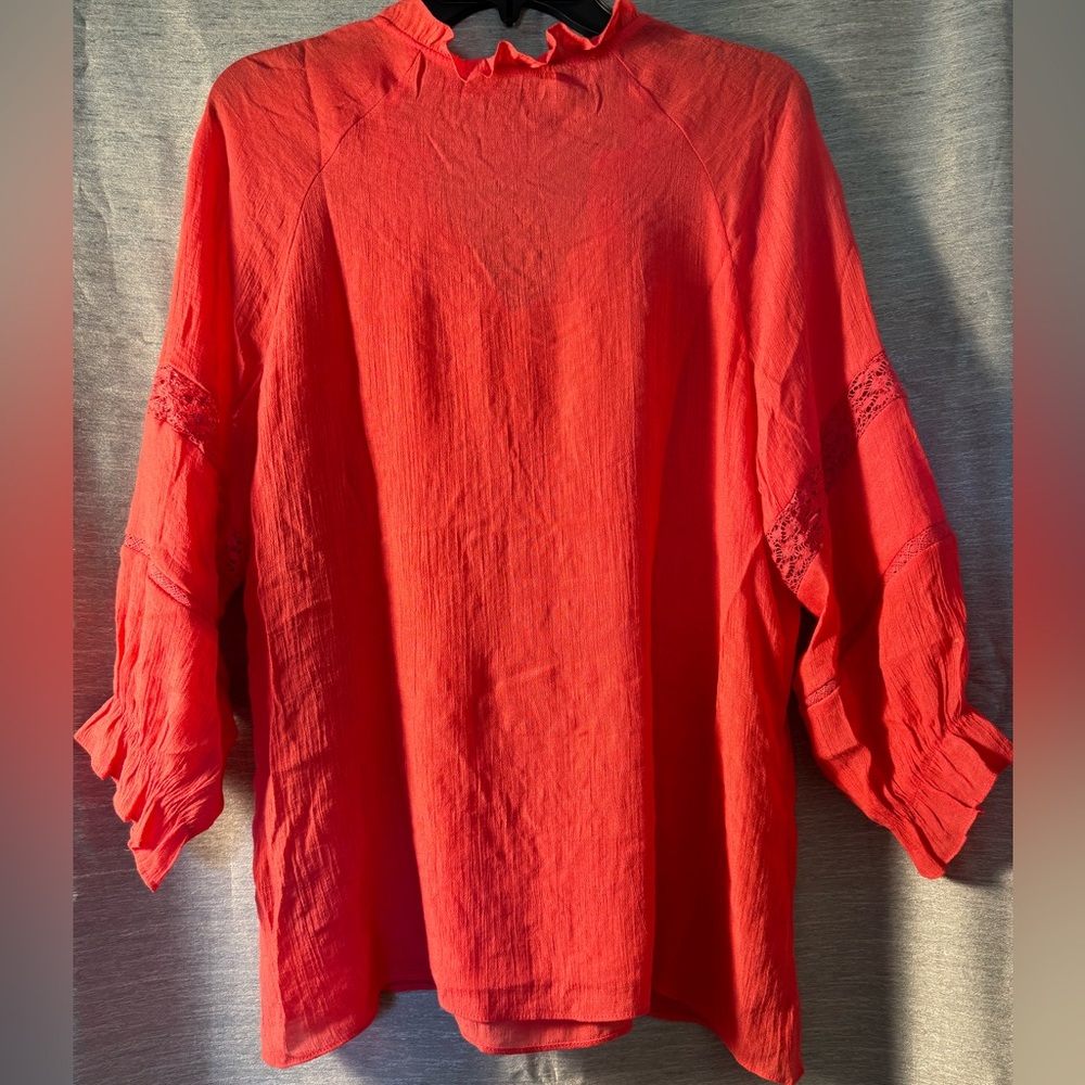 Zac & Rachel Woman’s Blouse - Picture 2 of 6